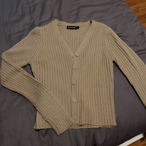 PrettyLittleThing Beige button up cardigan Size Small Never Worn - Picture 2 of 2